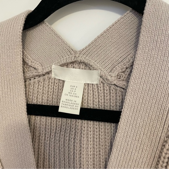 SOLD! H&M Rib Knit Cardigan - Picture 4 of 4